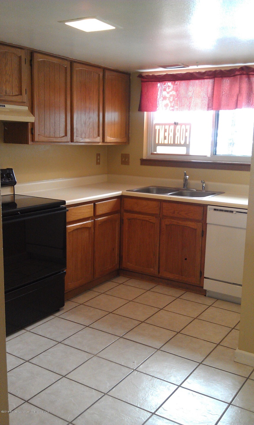 1046 E 7th St, Craig, CO 81625 - photo 1