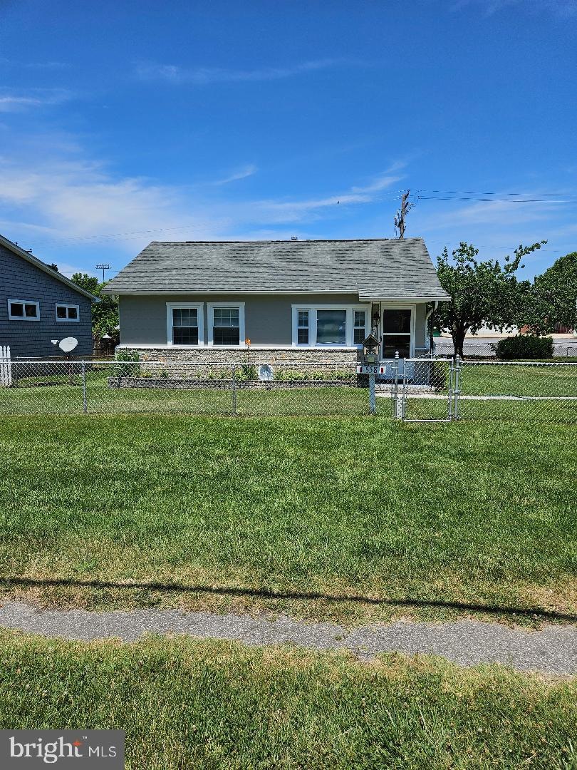 558 Compass Rd E, Middle River, MD 21220 - photo 1