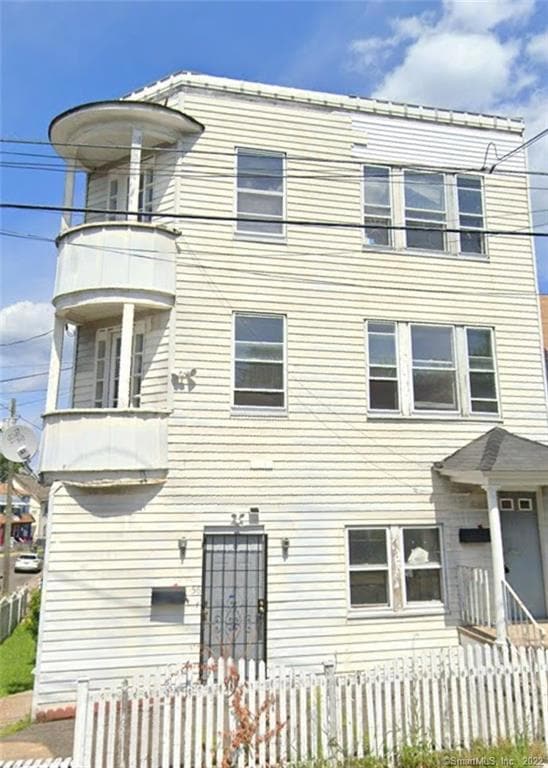 56 Sedgewick St unit 3, Bridgeport, CT 06606 - photo 1