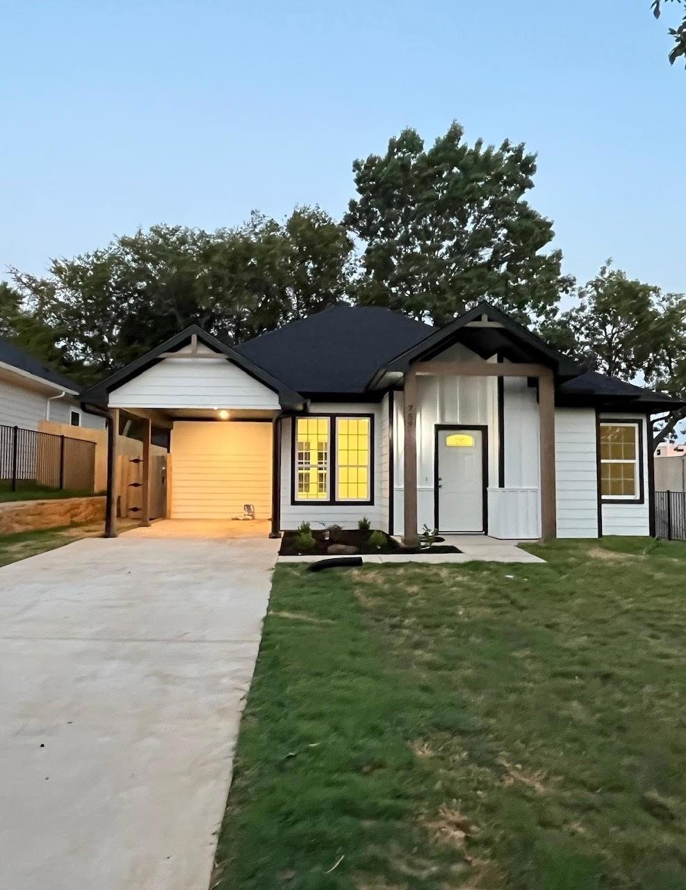 759 N Eddy Ave, Denison, TX 75020 - photo 1