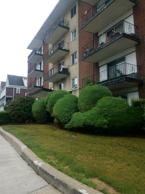 80 Main St unit 27, Malden, MA 02148 - photo 1