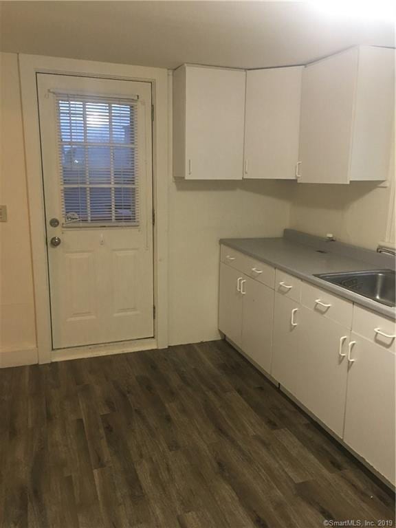 43 Clinton Ave unit 2nd flr, Norwalk, CT 06854 - photo 1