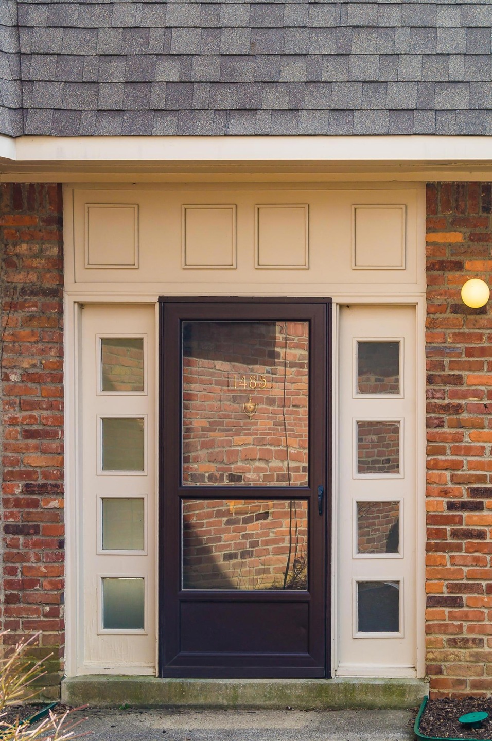 R - Lafayette Dr 073-2