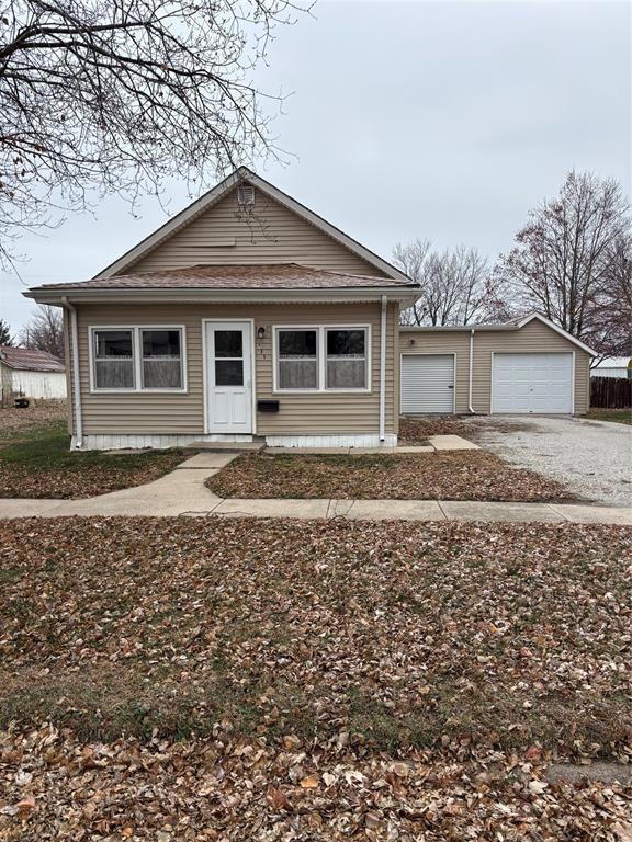 405 S Vine St, Creston, IA 50801 - photo 1