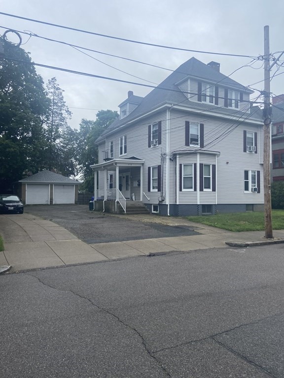 16 Maynard St, Pawtucket, RI 02860 - photo 1