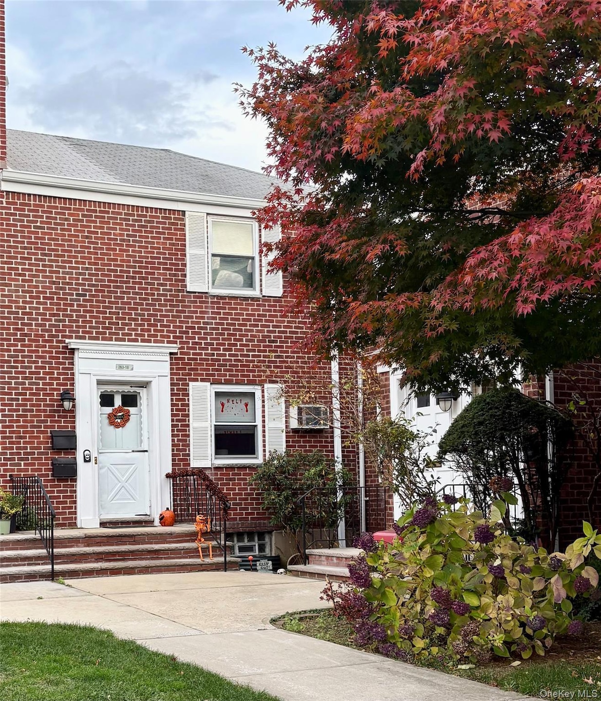 263-18 73rd Ave unit 2nd Floor, Glen Oaks, NY 11005 - photo 1