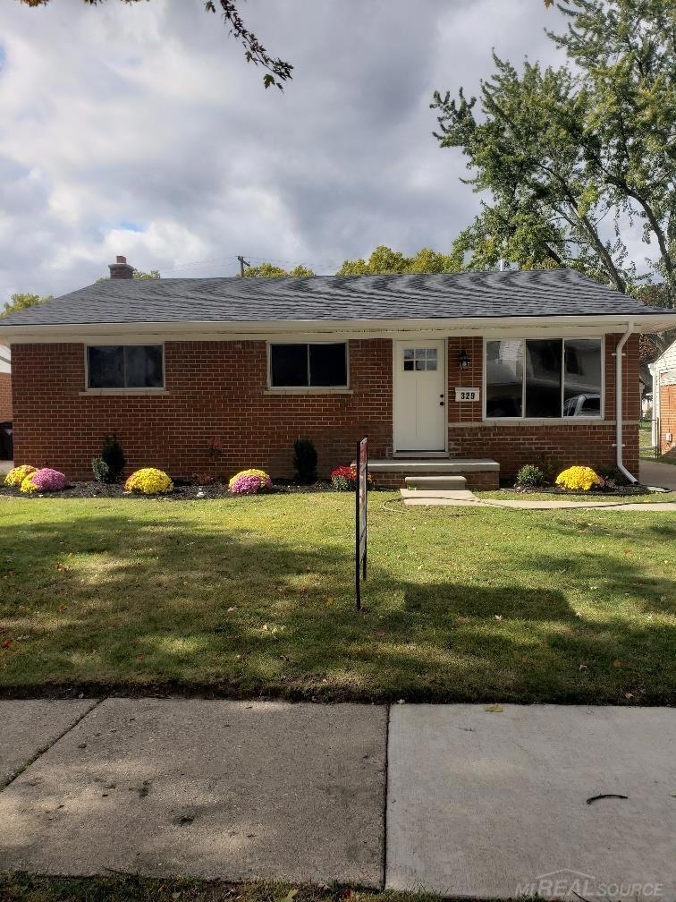 329 N Manitou Ave, Clawson, MI 48017 - photo 1