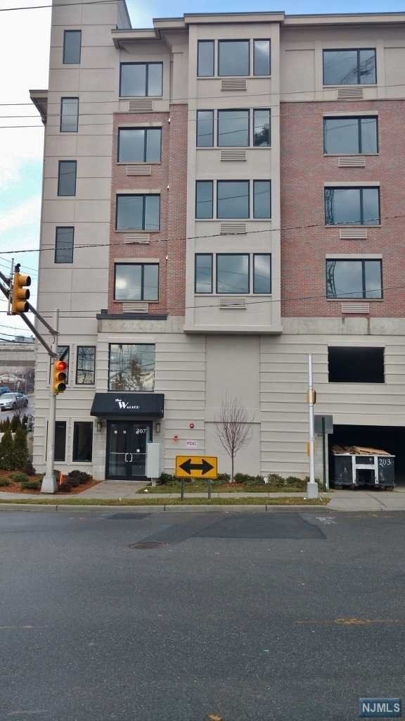 307 Gorge Rd unit 303, Cliffside Park, NJ 07010 - photo 1