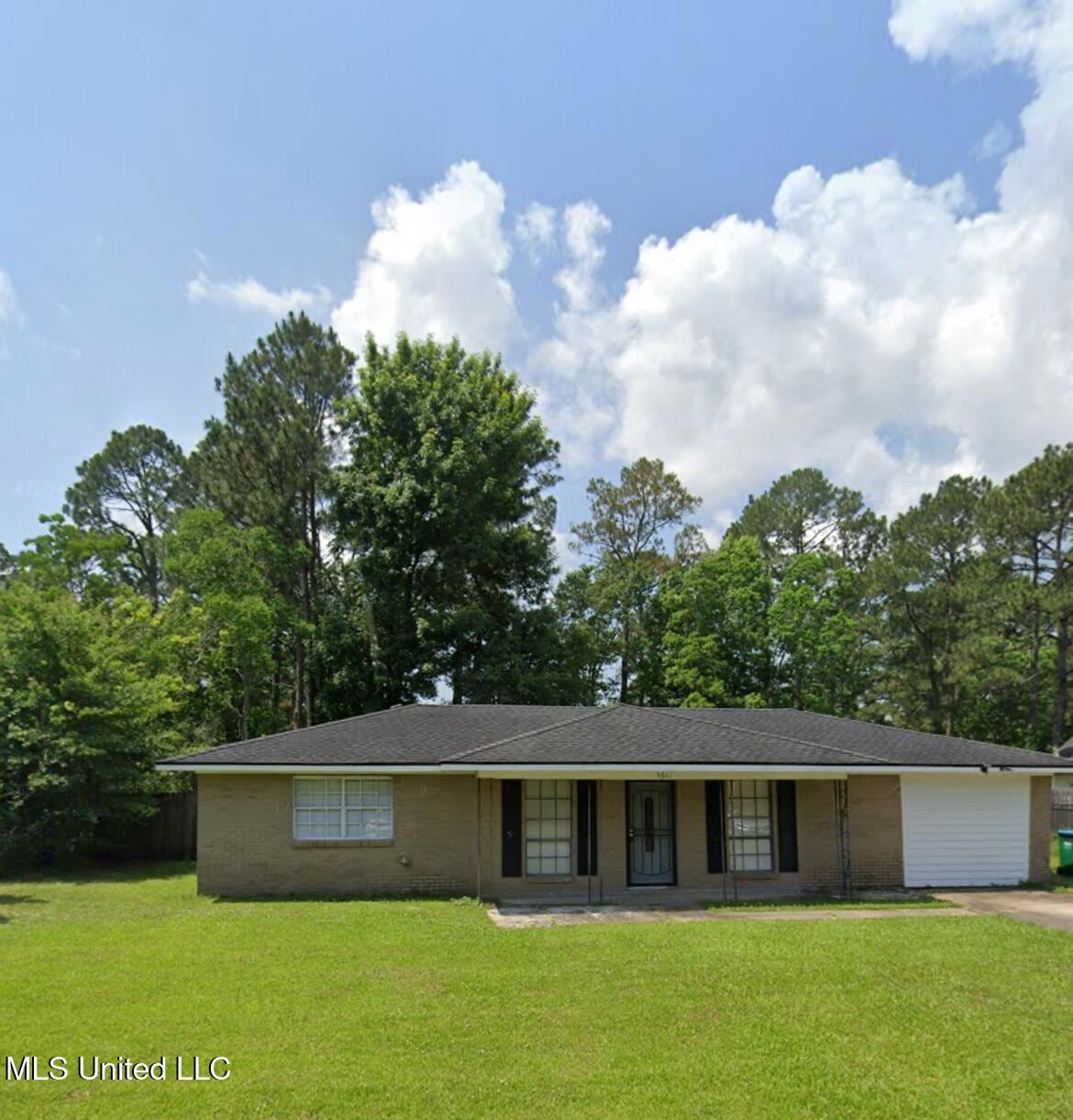 5621 Picadilly Circus St, Gautier, MS 39