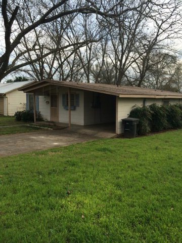 107 W Mulberry St, Fredericksburg, TX 78624 - photo 1