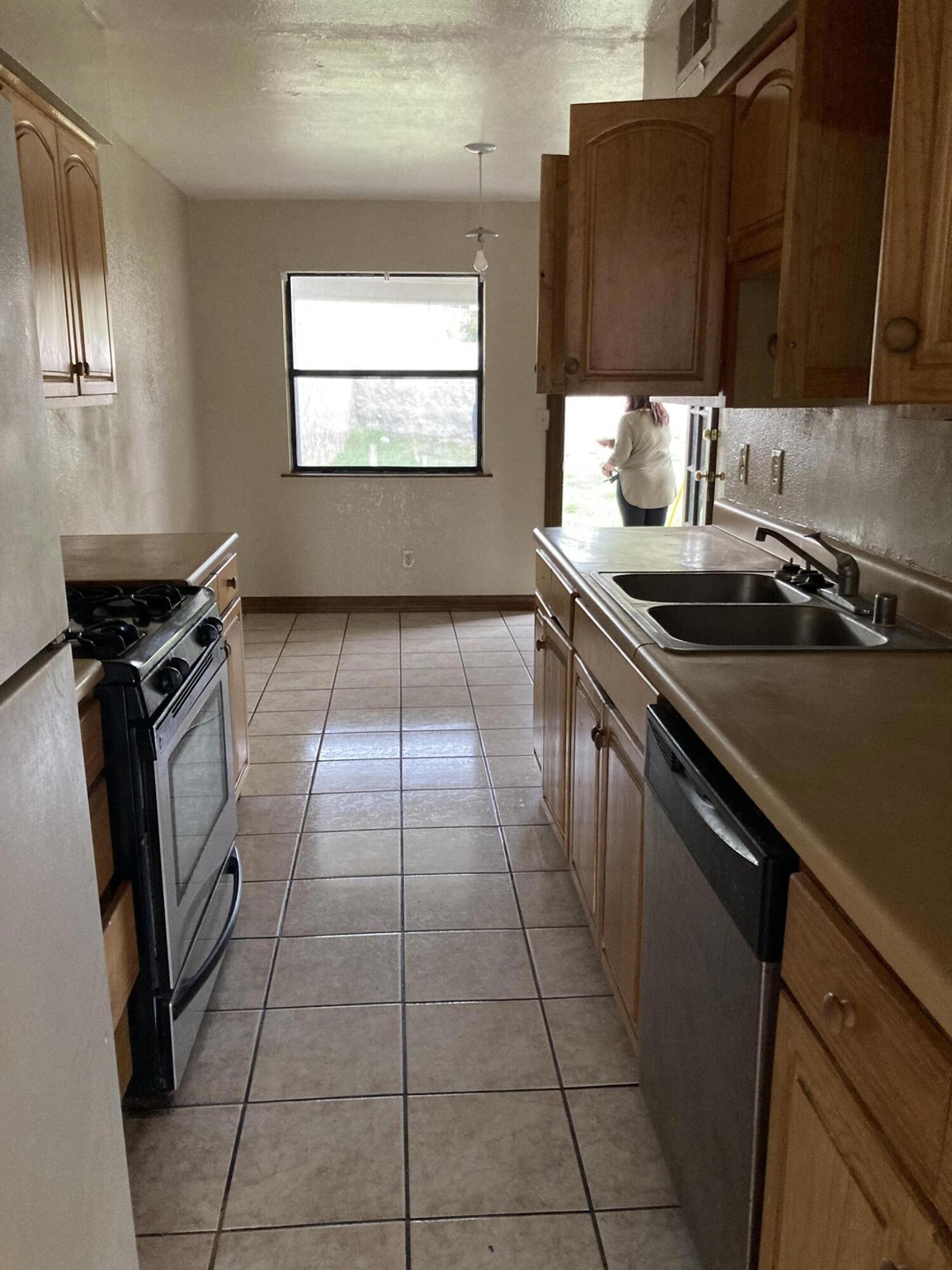 1519 Vanderbilt Dr, El Paso, TX 79935 - photo 1