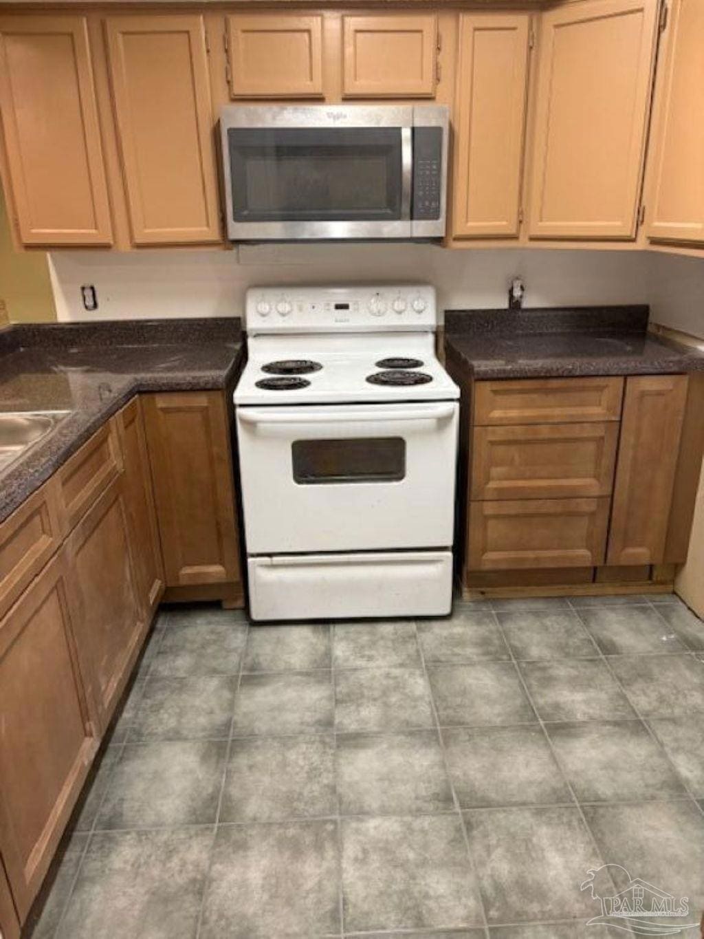 537 Petros Cir unit C, Pensacola, FL 32505 - photo 1