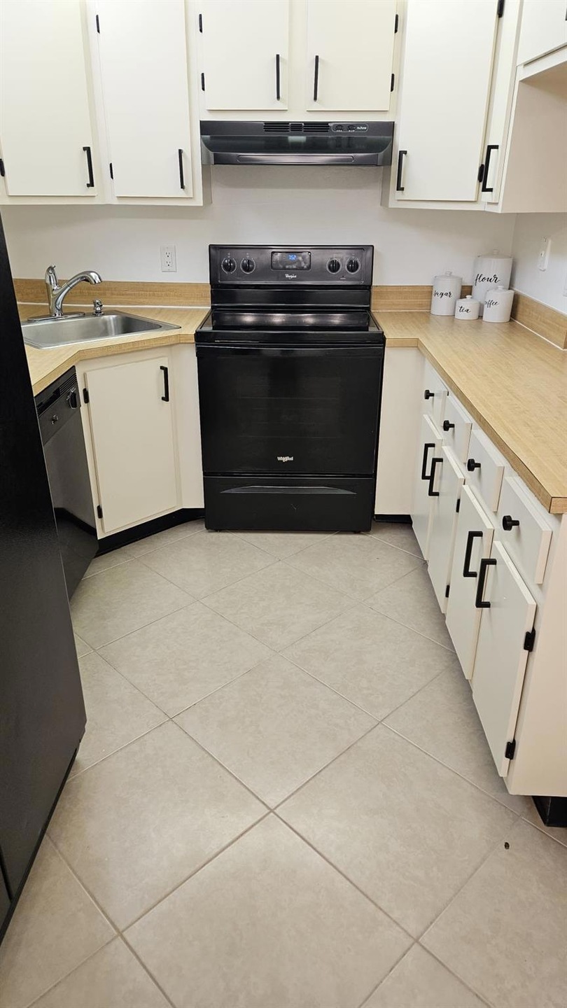 721 Sunny Pine Way unit G2, Greenacres, FL 33415 - photo 1