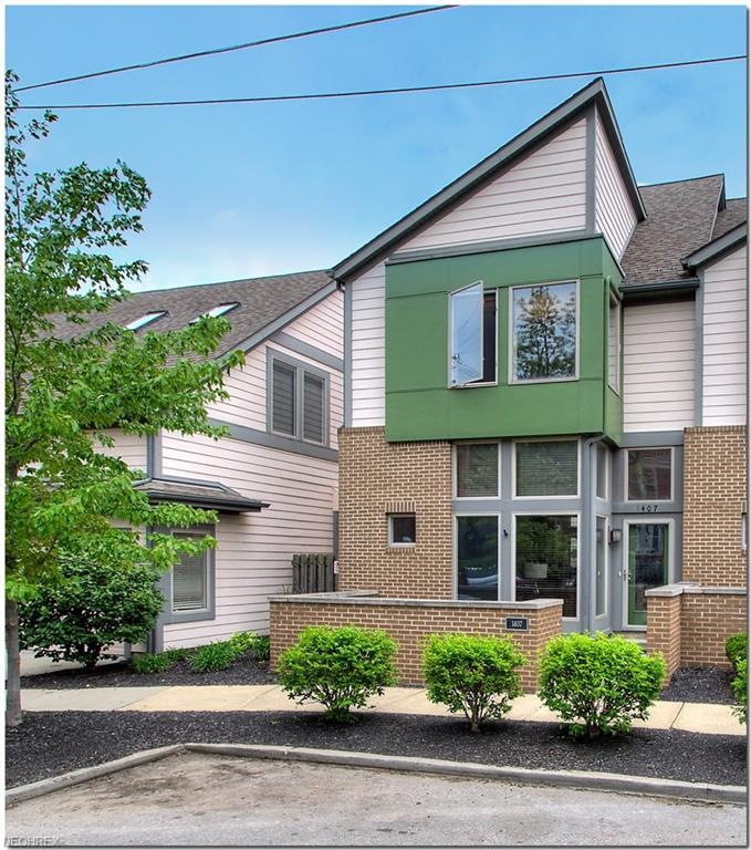 Welcome to 1407 Ridgewood Ave., Lakewood, OH