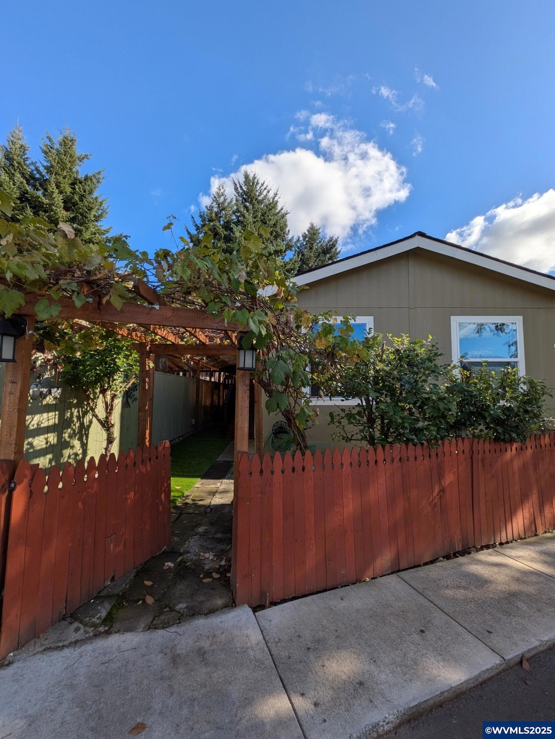 9700 SW Tualatin Rd unit 5, Tualatin, OR 97062 - photo 1