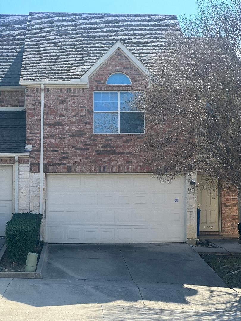 Pending $350,000 • Co-Listing Agent