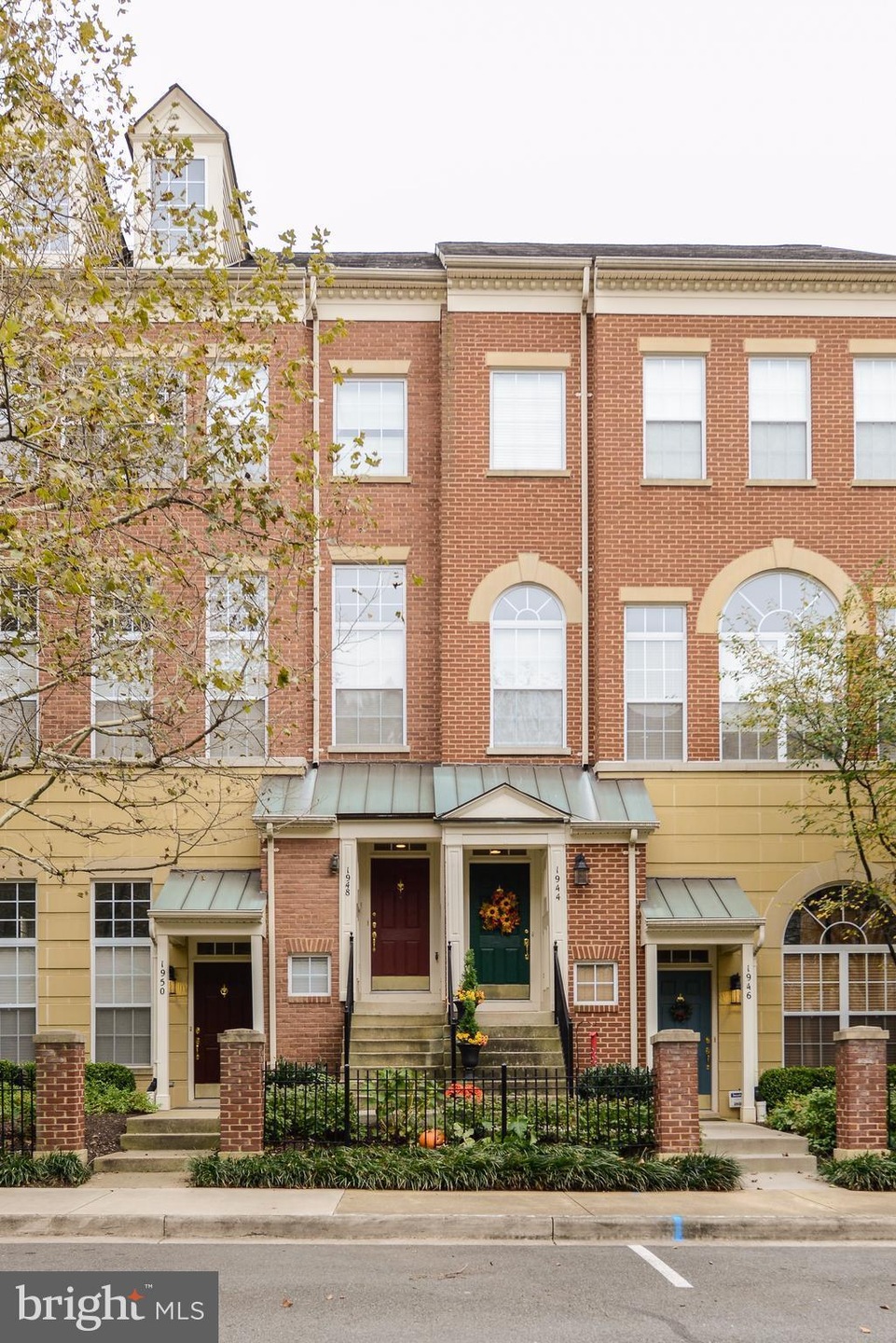 1948 Crescent Park Dr, Reston, VA 20190 - photo 1