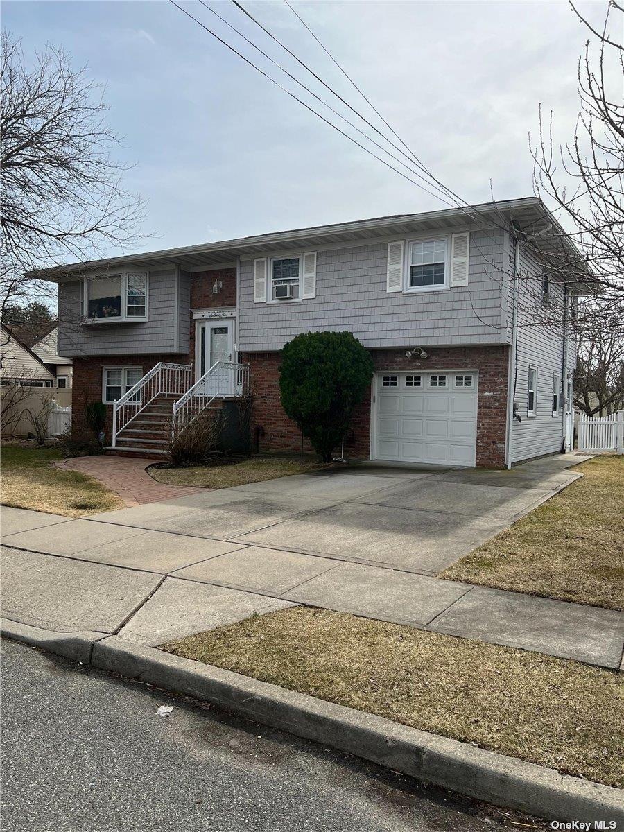 639 9th St, Franklin Square, NY 11010 - photo 1