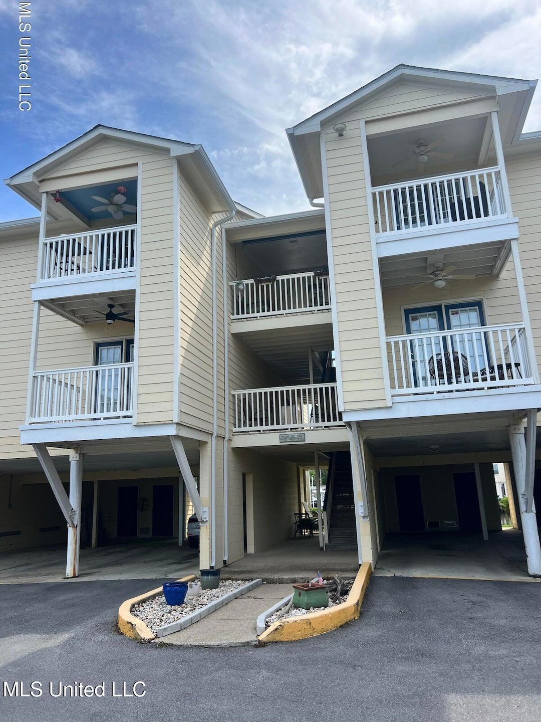 2421 Beachview Dr E4