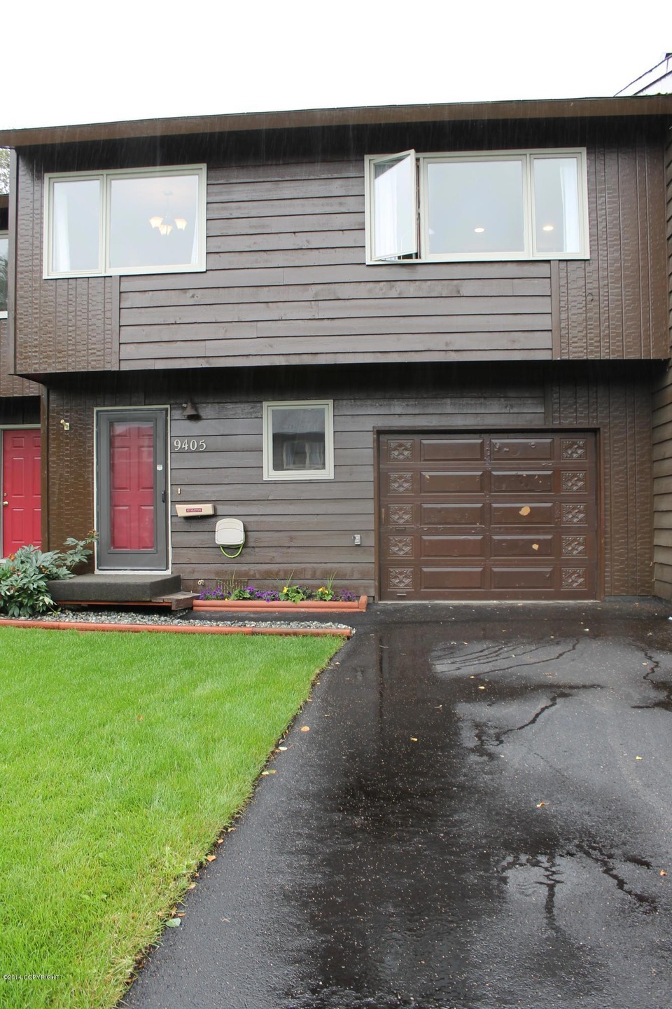9405 Exterior
