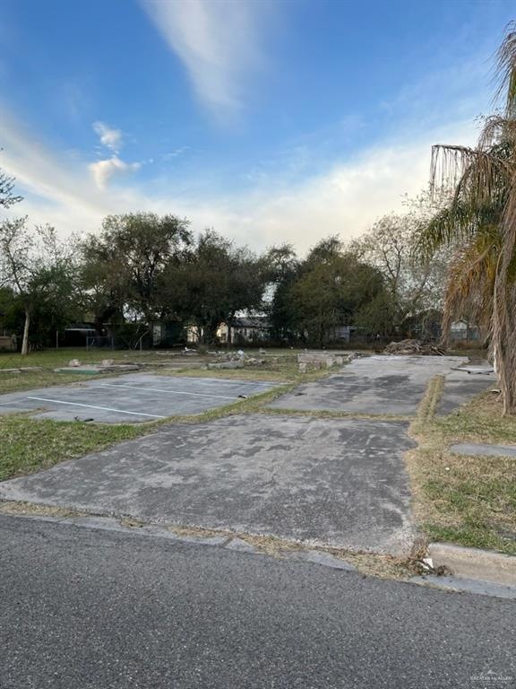 614 S Missouri Ave, Weslaco, TX 78596 - photo 1