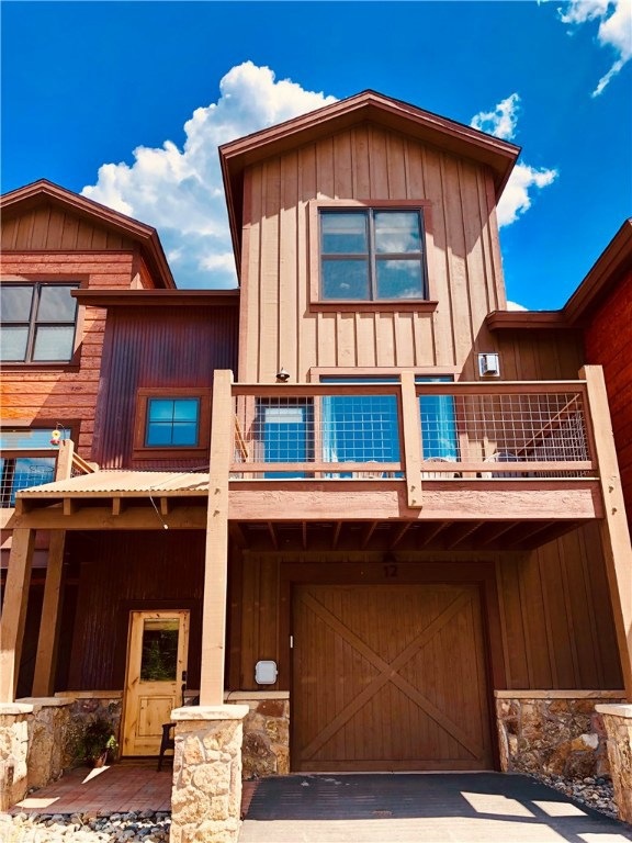 Your nearly new mountain getaway!