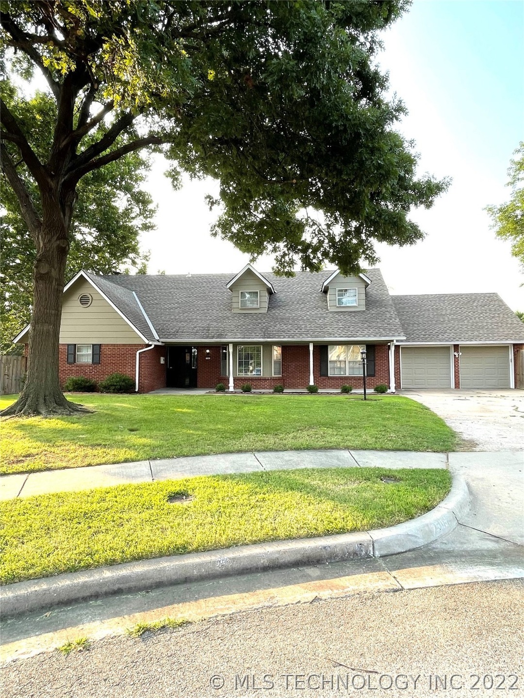 Beautiful 4 bedroom 2.5 bath home in cul-de-sac wi