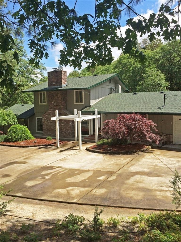 405 Sky Crest Dr, Grants Pass, OR 97527 - photo 1