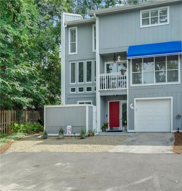 Front of house and driveway