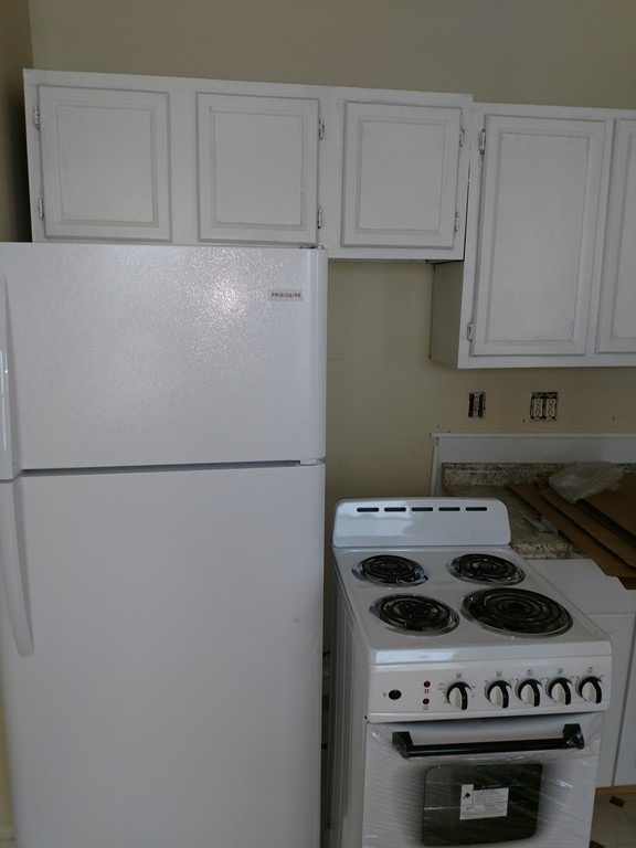 61 Vine St unit 3, Lynn, MA 01905 - photo 1