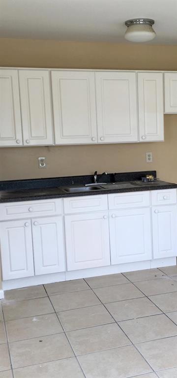 724 22nd St unit 4, West Palm Beach, FL 33407 - photo 1