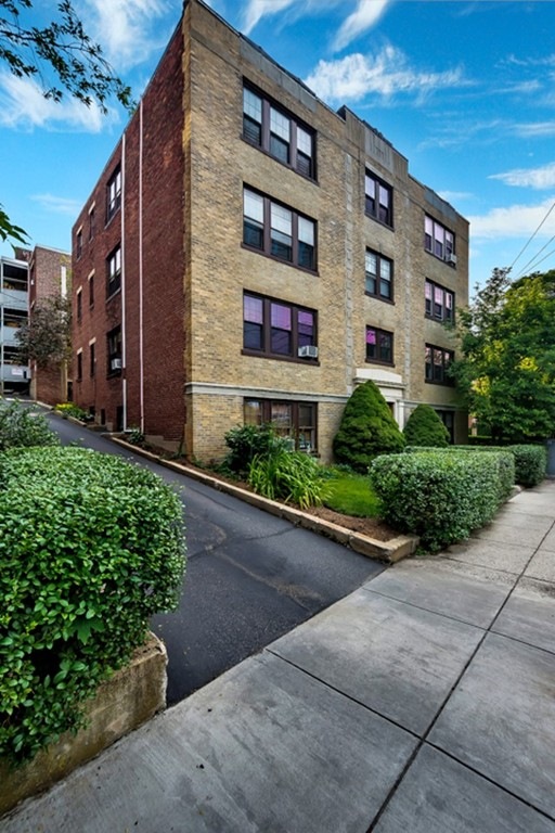 251 Kelton St unit 8, Allston, MA 02134 - photo 1