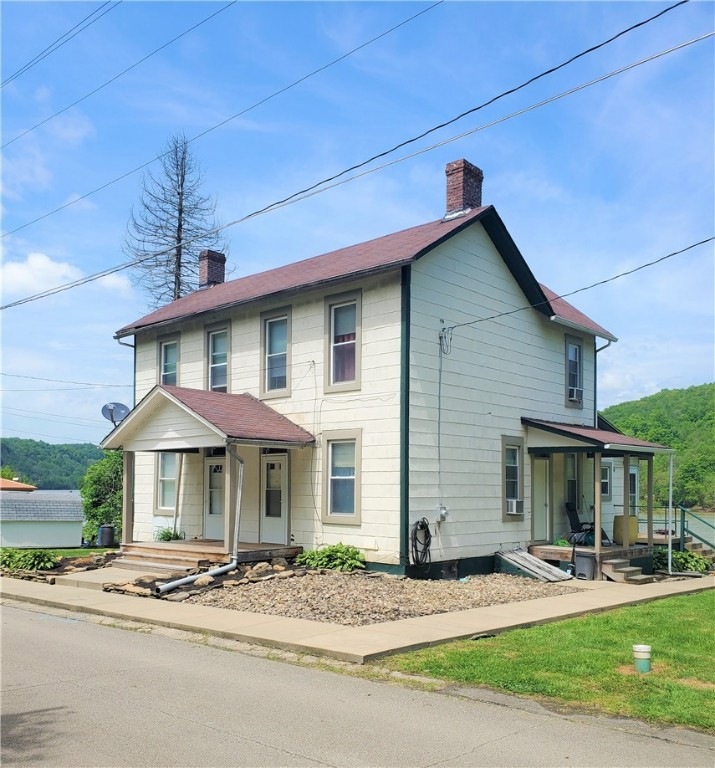 Investment duplex on the river!