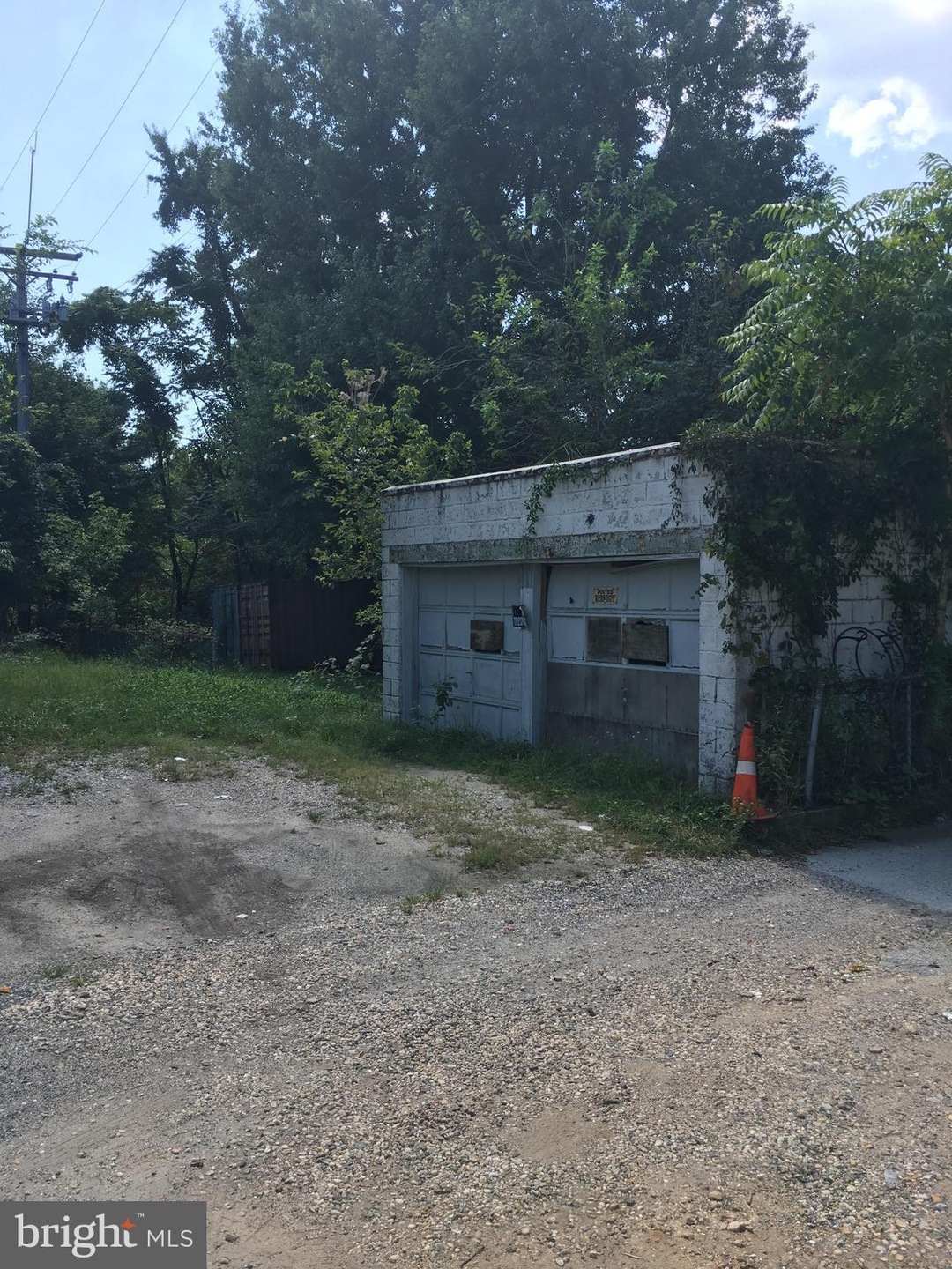 1034 Cherry St, Baltimore, MD 21226 - photo 1