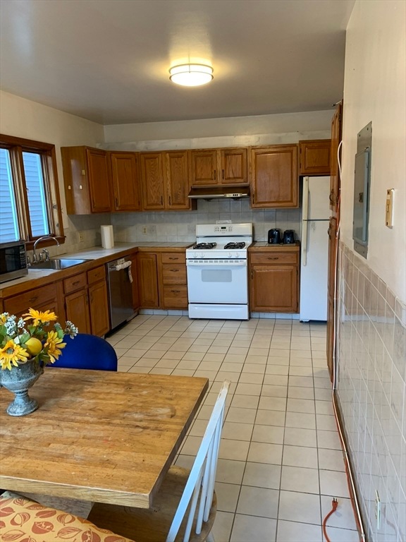 22 Marcella St unit 2, Cambridge, MA 02141 - photo 1