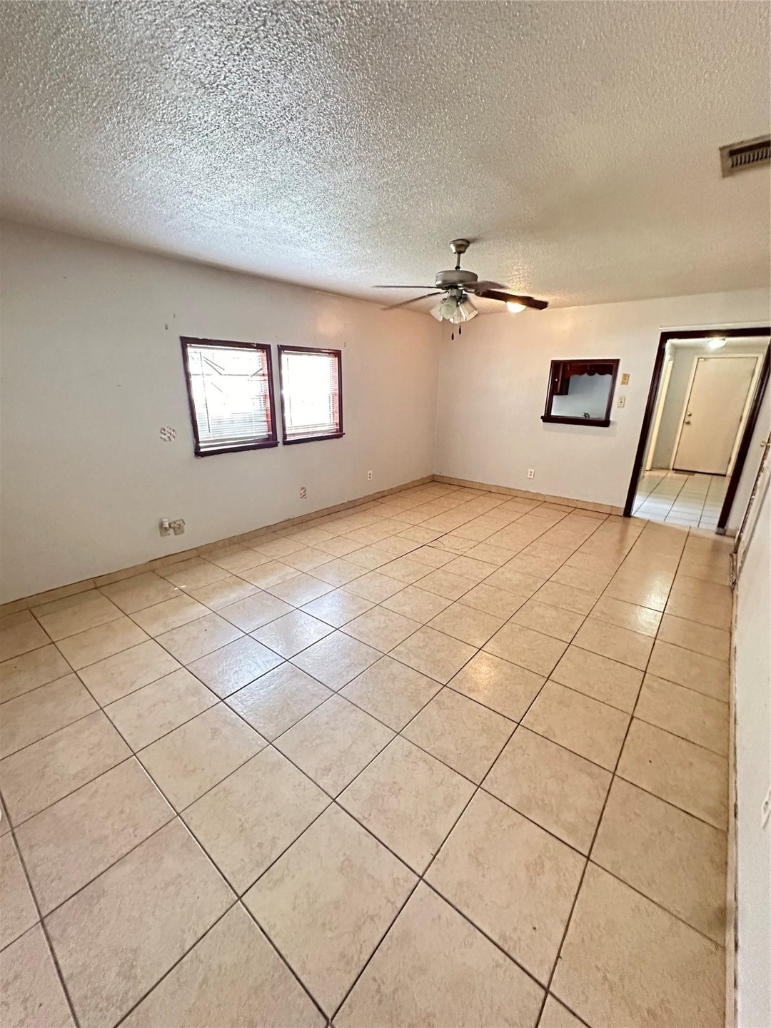 32 Farrell St unit 2, Houston, TX 77022 - photo 1