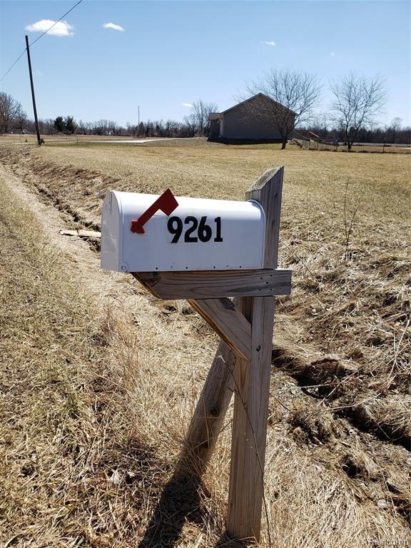 9261 N Vassar Rd, Mount Morris, MI 48458 - photo 1