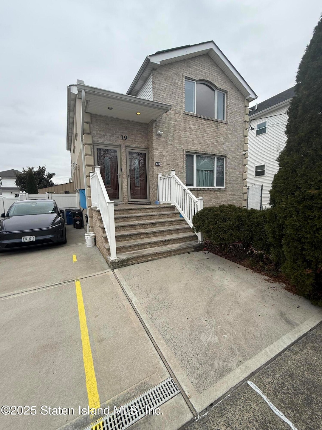 unlisted-address, Staten Island, NY 10309 - photo 1