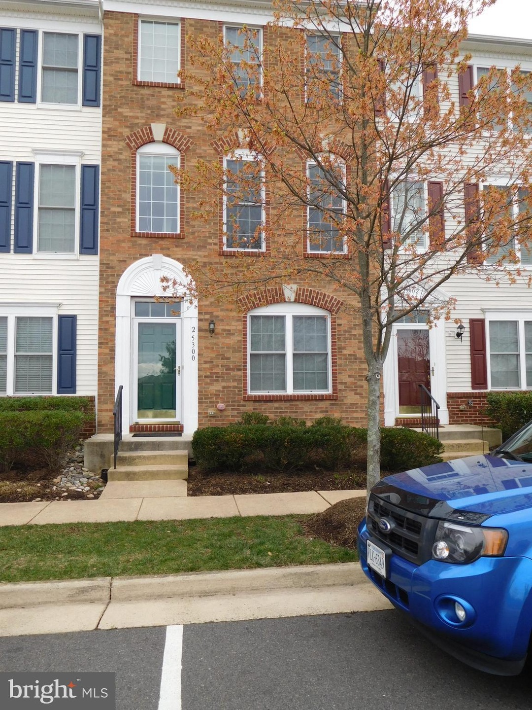 25300 Shipley Terrace, Chantilly, VA 20152 - photo 1