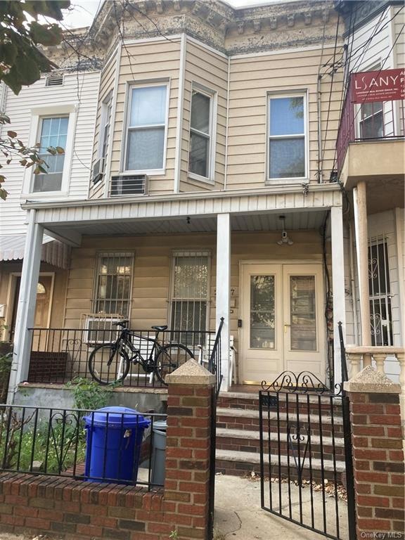 2467 Hoffman St, Bronx, NY 10458 - photo 1