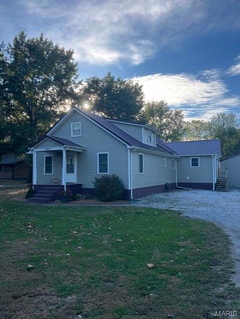 1917 Owens Ave, Hannibal, MO 63401 - photo 1