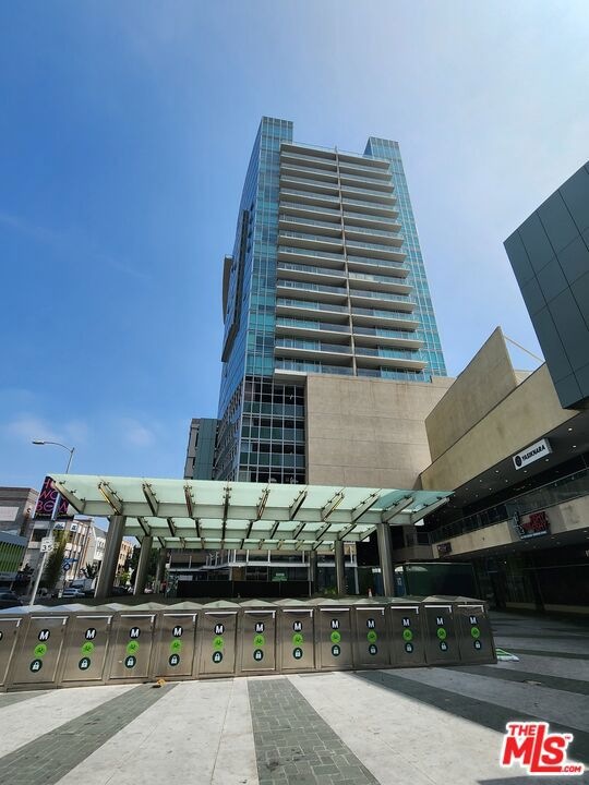 Solair unit 1710, Los Angeles, CA 90010 - photo 1