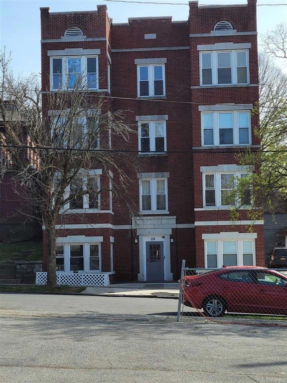 24 Barclay St unit 1A, Poughkeepsie, NY 12601 - photo 1