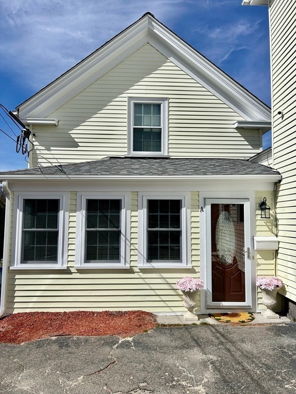 969 A Chestnut St unit A, Newton, MA 02464 - photo 1