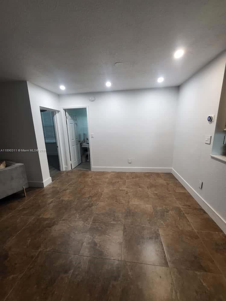 1236 N Hiatus Rd unit 1236, Pembroke Pines, FL 33026 - photo 1