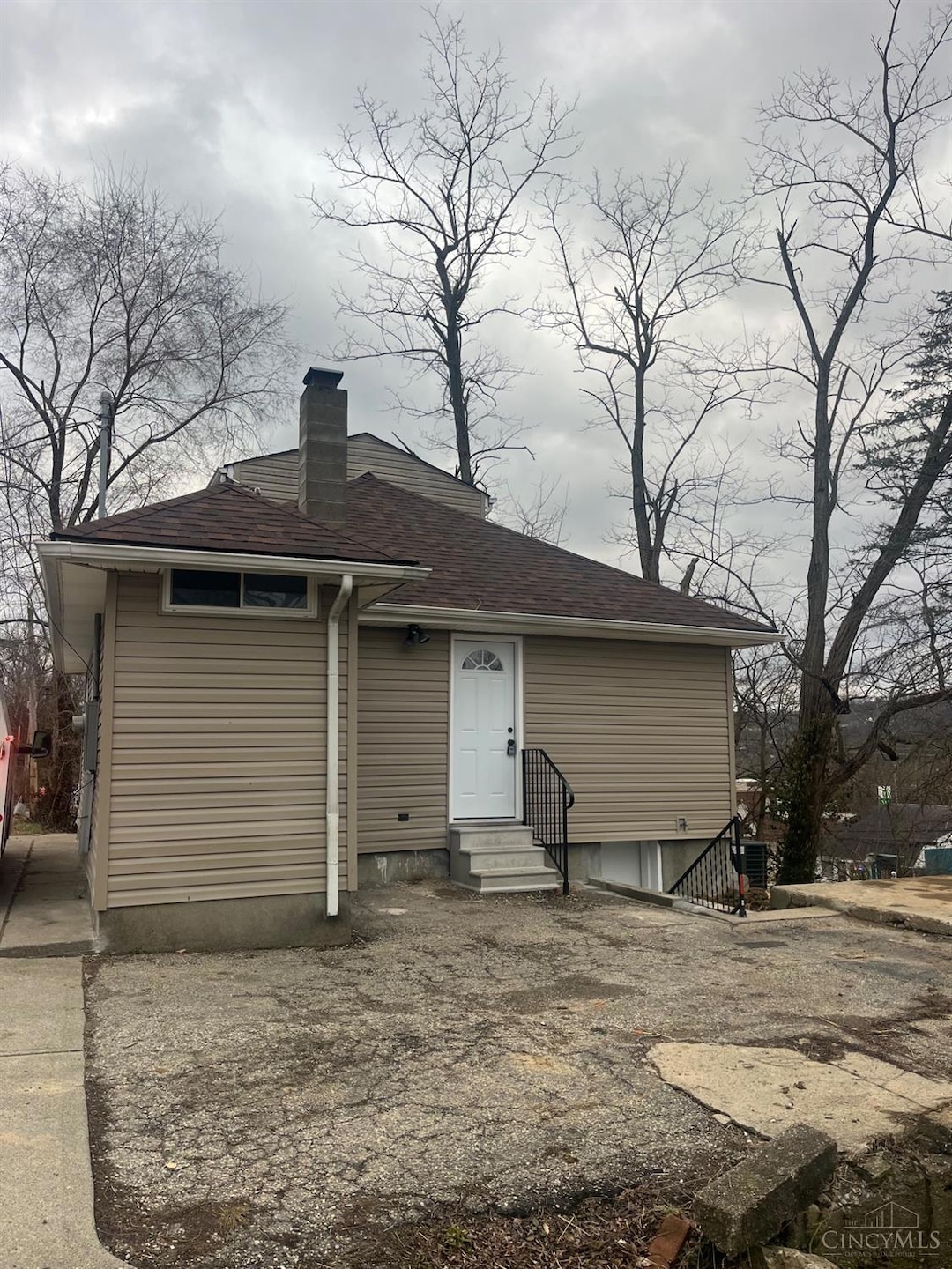 101 Skidmore St, Cleves, OH 45002 - photo 1