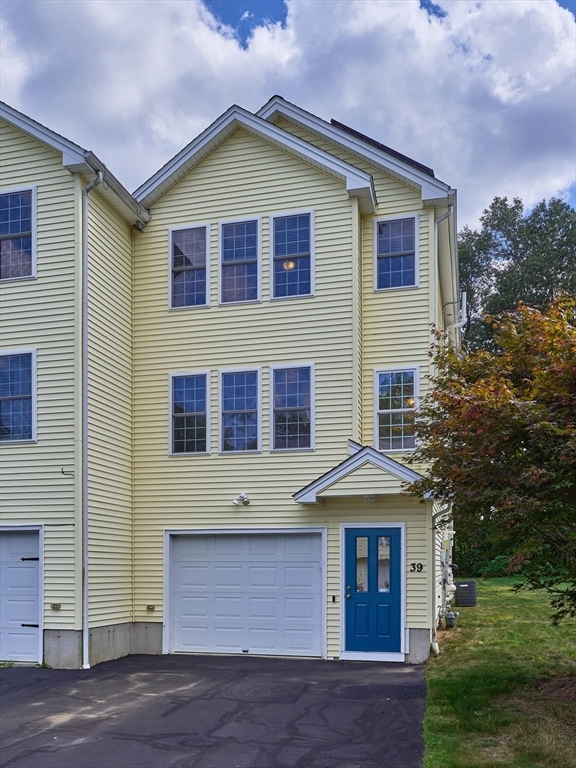 39 Meola Ave, Worcester, MA 01606 - photo 1