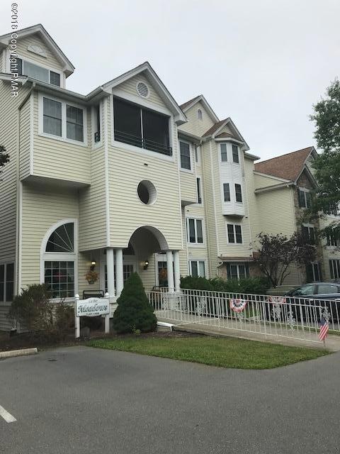 1201 Village Dr unit 1201, Stroudsburg, PA 18360 - photo 1