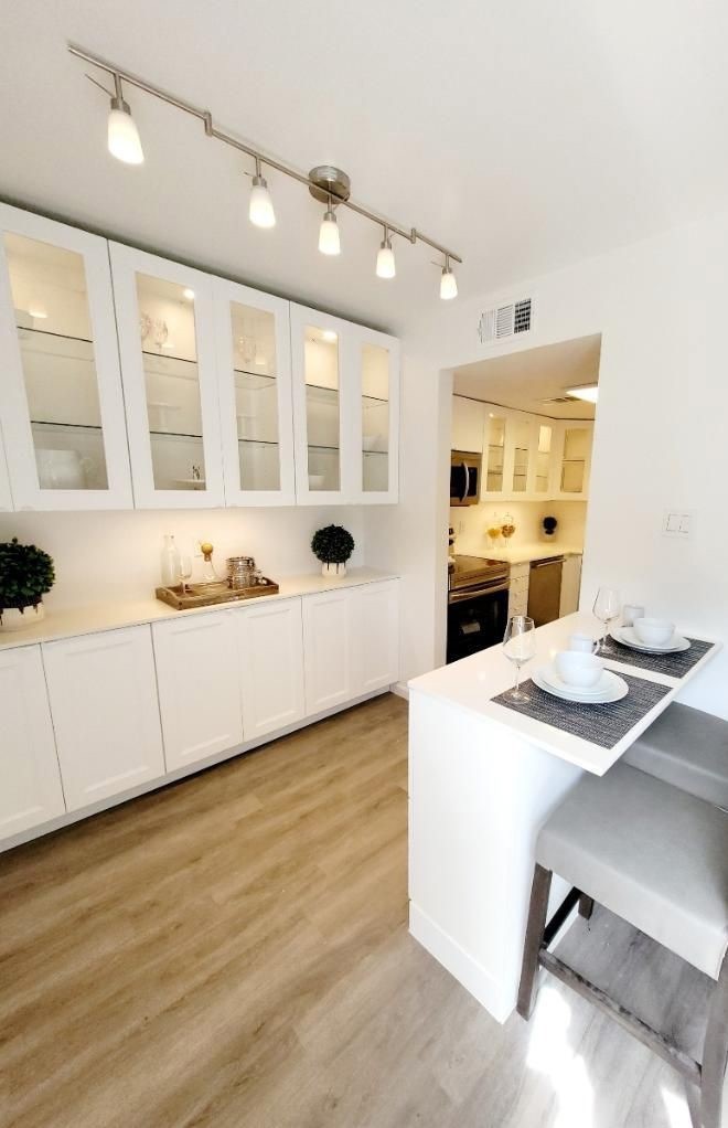 1531 Marshall St unit 5, Houston, TX 77006 - photo 1