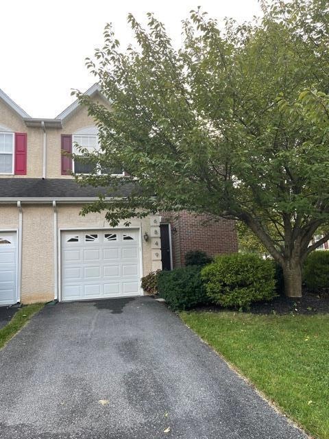 6849 Hunt Dr, Macungie, PA 18062 - photo 1